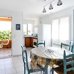 Вилла Maison De A 300m De La Avec 3 Chambres, Parking Prive Et Jardin Equipe - Fr-1-409-267 Флёри