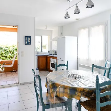 Villa Maison De A 300m De La Avec 3 Chambres, Parking Prive Et Jardin Equipe - Fr-1-409-267 Fleury (Aude)