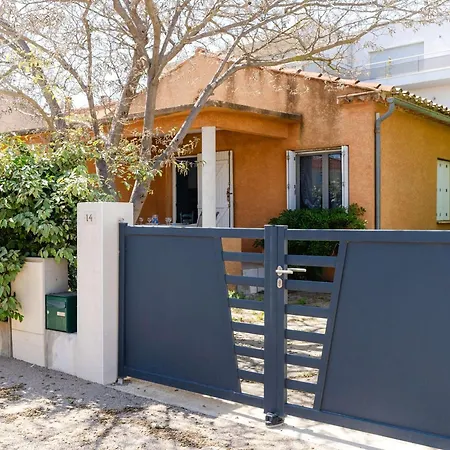 Villa Maison De à 300m De La Avec 3 Chambres, Parking Privé Et Jardin équipé - Fr-1-409-267