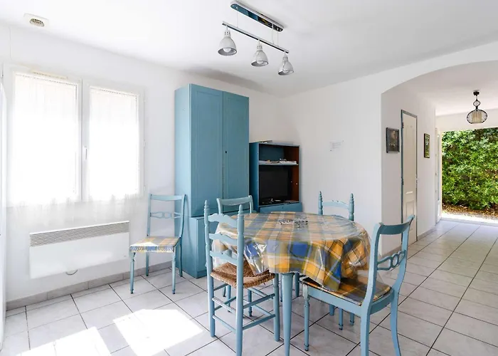 Maison De A 300m De La Avec 3 Chambres, Parking Prive Et Jardin Equipe - Fr-1-409-267 *