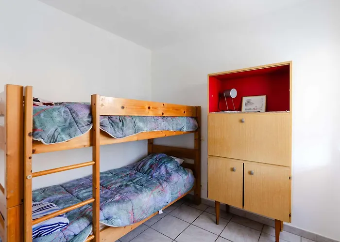 Villa Maison De A 300m De La Avec 3 Chambres, Parking Prive Et Jardin Equipe - Fr-1-409-267