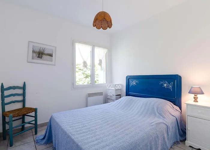 Maison De A 300m De La Avec 3 Chambres, Parking Prive Et Jardin Equipe - Fr-1-409-267 Fleury (Aude)