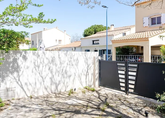 Villa Maison De A 300m De La Avec 3 Chambres, Parking Prive Et Jardin Equipe - Fr-1-409-267 *