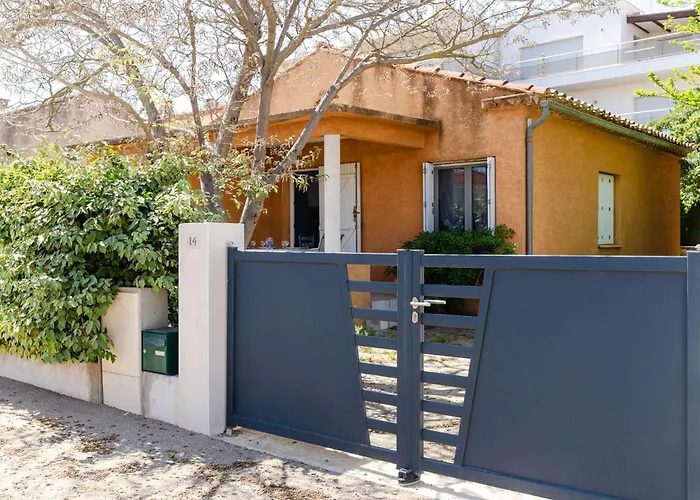 Villa Maison De A 300m De La Avec 3 Chambres, Parking Prive Et Jardin Equipe - Fr-1-409-267