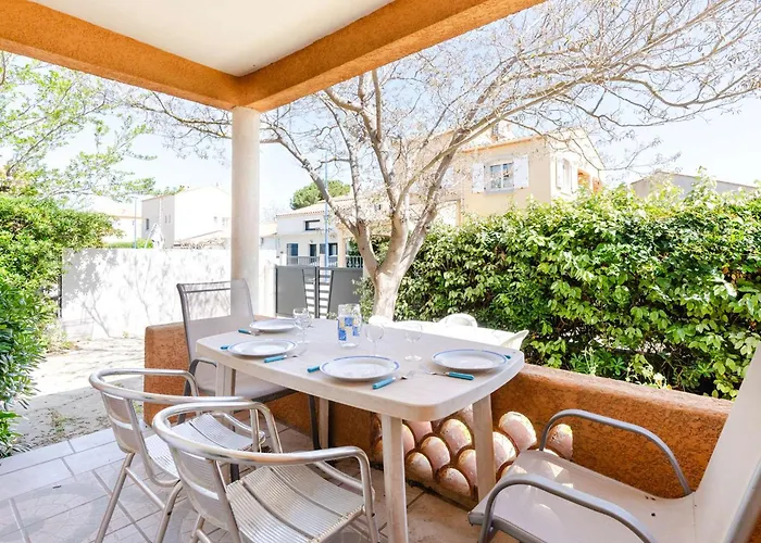 Maison De A 300m De La Avec 3 Chambres, Parking Prive Et Jardin Equipe - Fr-1-409-267 Fleury (Aude)